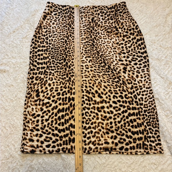 New, Animal Print, Waffle Knit Pencil Skirt Women’s sz Large. - Picture 6 of 6